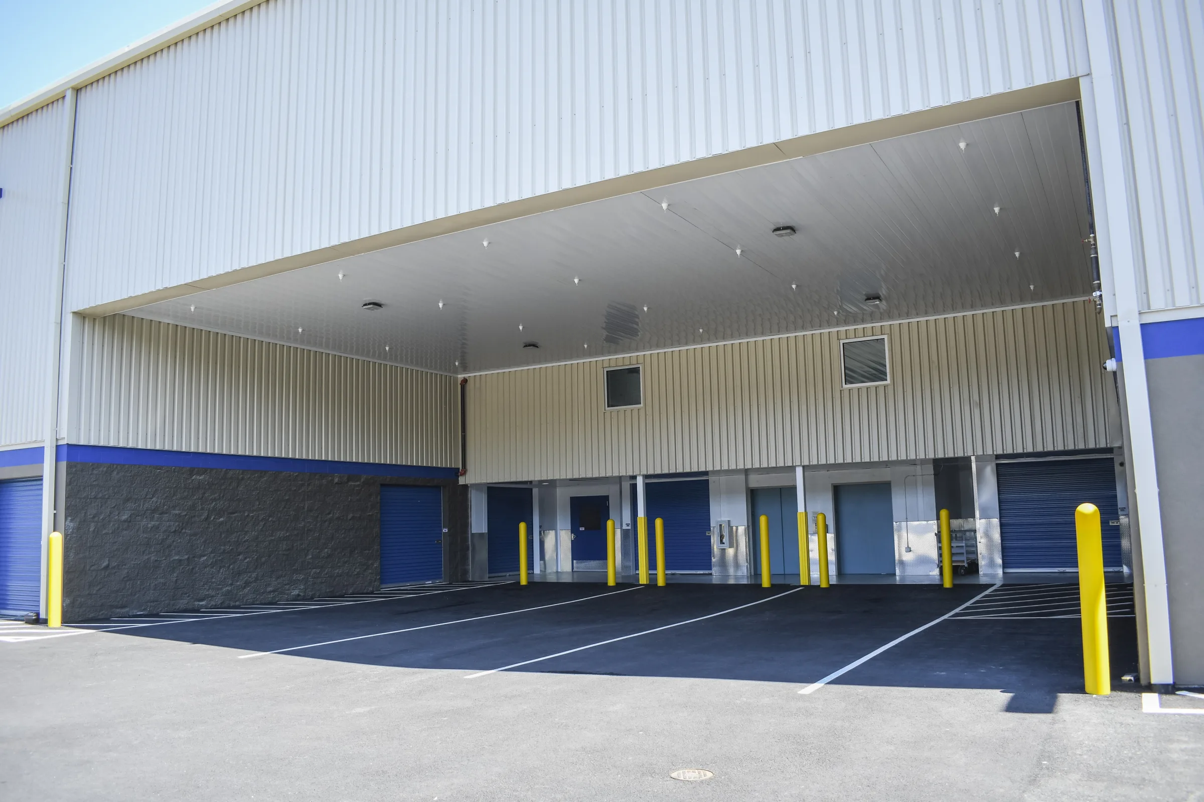 West Coast Self-Storage 17th & McLoughlin